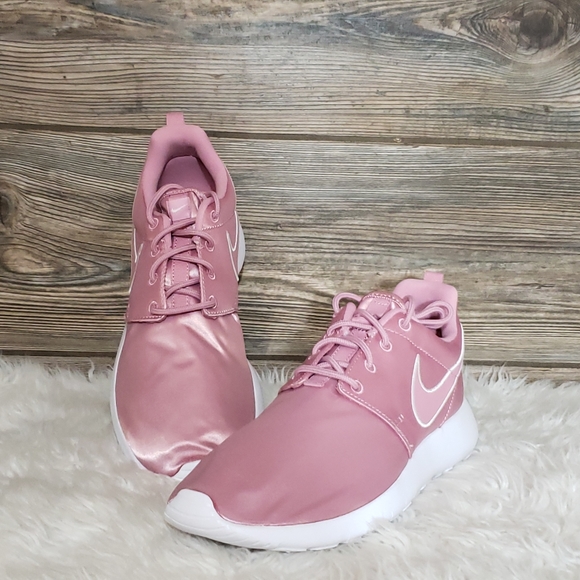 New Nike Roshe One Pink Satin Sneakers - Picture 6 of 7